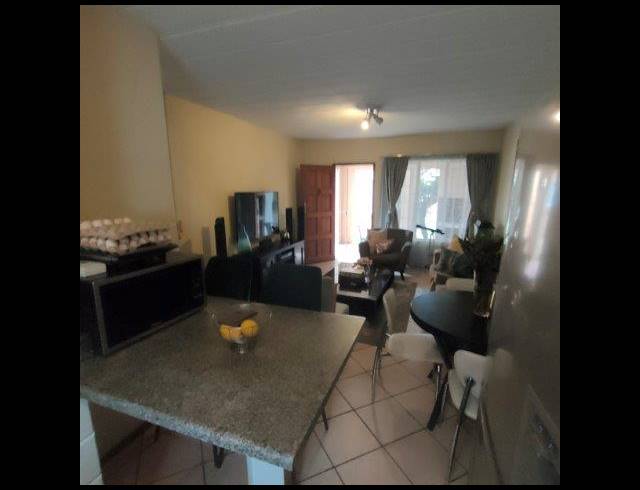 2 BEDROOM SIMPLEX FOR SALE IN HIGHVELD